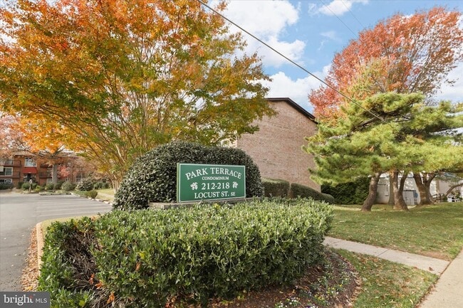 Photo - 214 Locust St SE Apartment