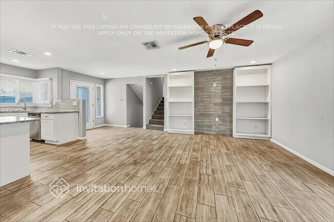 Foto del edificio - 943 E Manhatton Dr