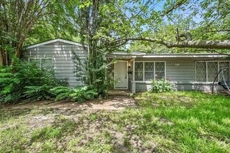 Building Photo - 128 Vandenburg Dr