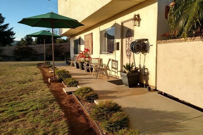 Foto del edificio - 640 Via Rancho Pkwy