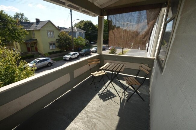 Building Photo - 208 W 3rd Ave