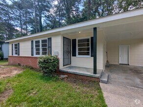 Building Photo - 2820 Argyle Dr NW