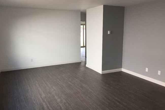 Living Room - 718 N Guadalupe Ave