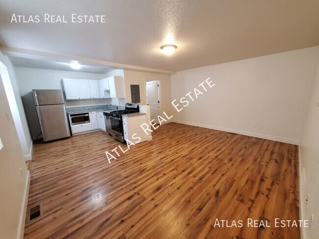 Foto del edificio - Beautifully Remodeled Ground Floor 1 Bed/1...