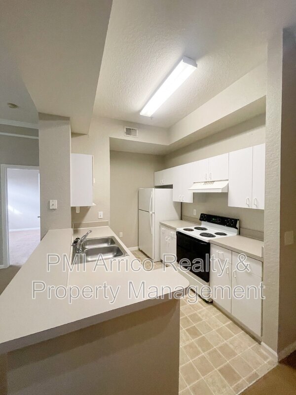 Building Photo - 17112 Carrington Park Dr