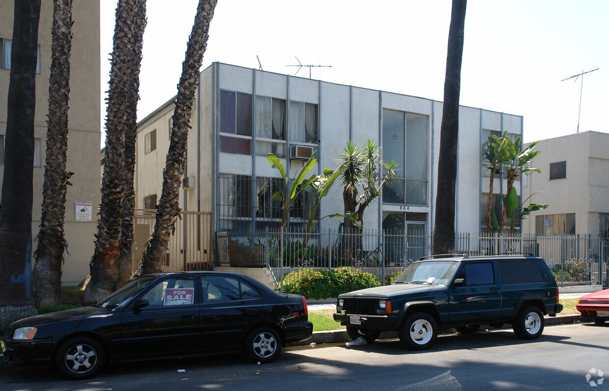 Foto del edificio - 966 S Westmoreland Ave