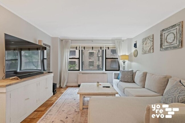 Building Photo - 1 bedroom in New York NY 10003