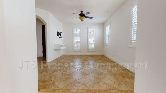 Foto del edificio - 1349 Piper Pl