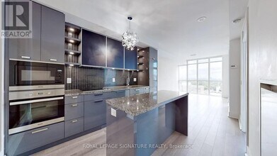 Building Photo - 32 Davenport Rd