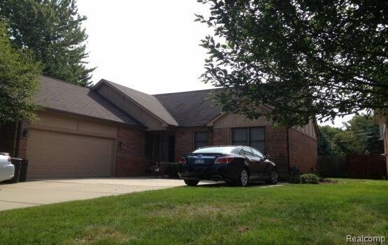 Foto principal - 11270 E 14 Mile Rd