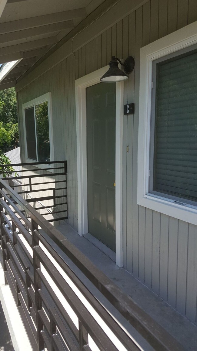 Building Photo - 3126 College Ave