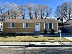 Building Photo - 951 Sunrise Dr