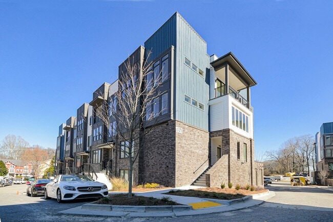 Building Photo - 1050 Stacks Ave SE