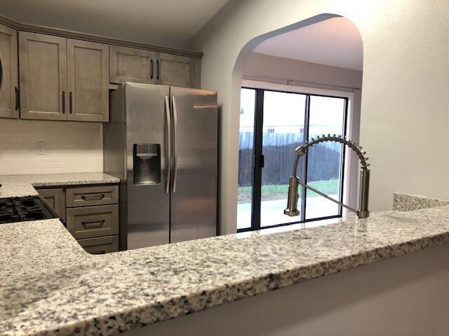 Foto del edificio - 903 Lawton Ct