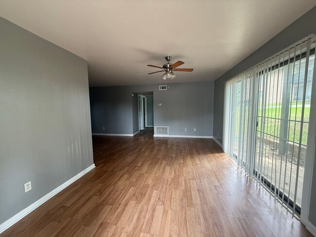 Photo - Downstairs unit close to TMH avail NOW!!! Apartment