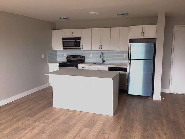 Photo du bâtiment - 24 2nd Street Apartments