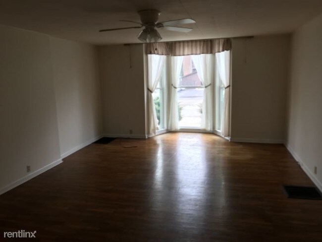 Foto del edificio - 301 N Delia St