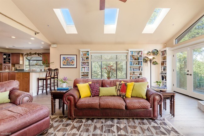 Foto del edificio - 3 br, 2 bath House - 5316 Hidden Oak Court