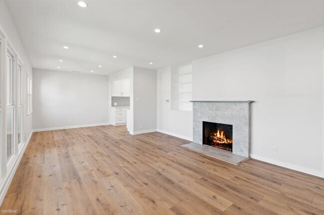 Foto del edificio - 3 br, 2 bath House - 11414 Francis Place