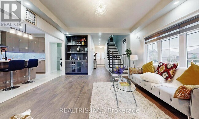 Building Photo - 85 Eaglecrest St