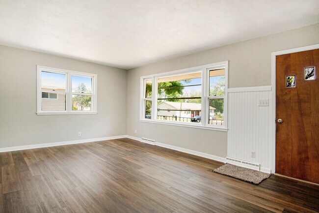 Foto del edificio - 2701 S Norton Ave