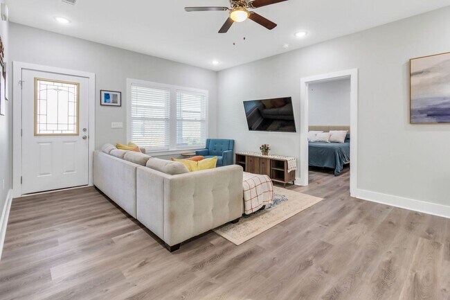 Foto del edificio - Craftsman Style Home in Villa Tasso!