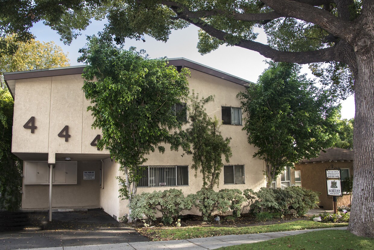 Primary Photo - 444 E Angeleno Ave