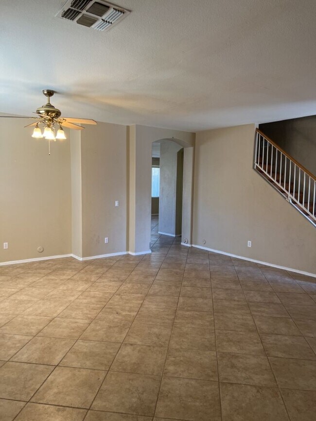 Building Photo - 5B/ 3B home with Loft in San Tan Ranch
