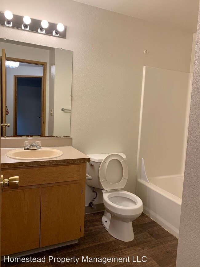 Foto del edificio - 522-524 Southgate Dr S