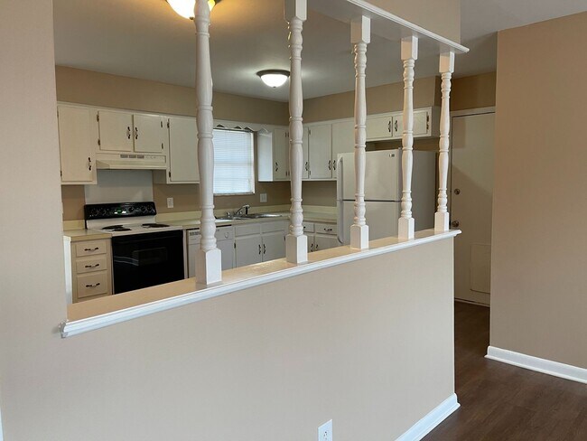 Building Photo - Clean and Casual Home for Lease