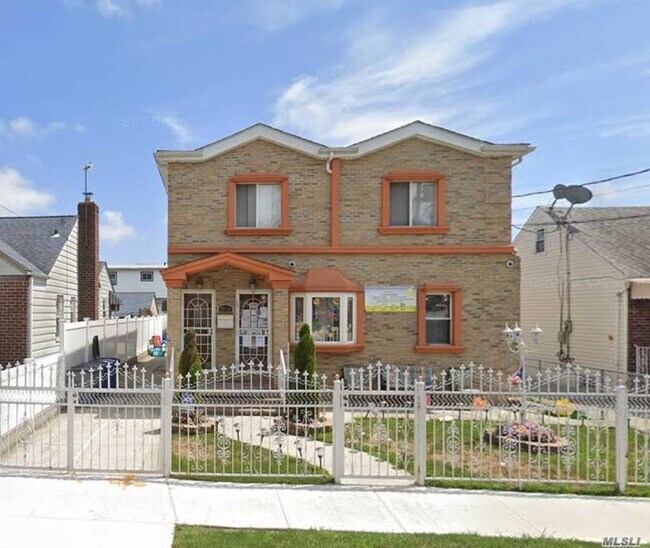 Building Photo - 159-14 134th Ave