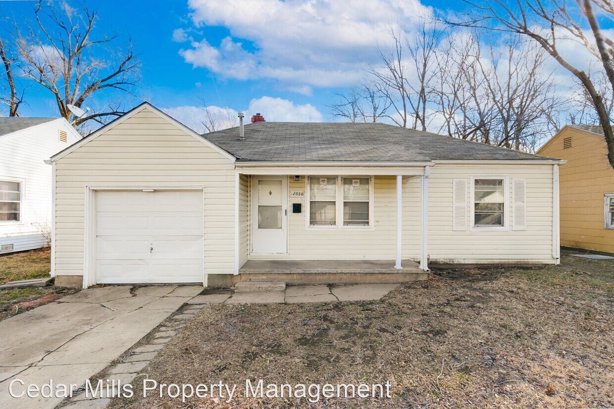 Primary Photo - 2 br, 1 bath House - 2550 N Piatt