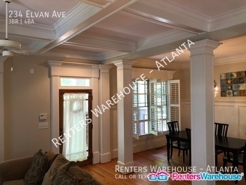 Building Photo - Stunning 3 Bedroom Craftsman home in Kirkw...