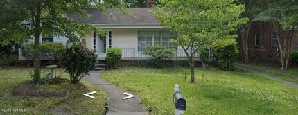 Building Photo - 1613 Longwood Dr