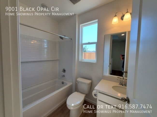 Building Photo - 9001 Black Opal Cir