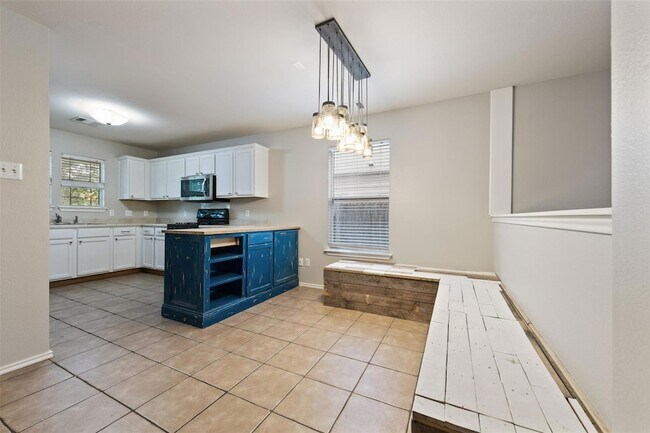 Foto del edificio - 2224 Bluffstone Dr