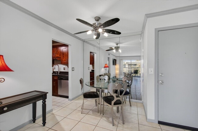 Foto del edificio - 170 Cypress Club Dr