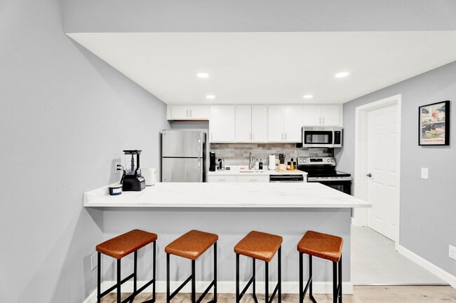 Building Photo - Roanoke Villas Apartments
