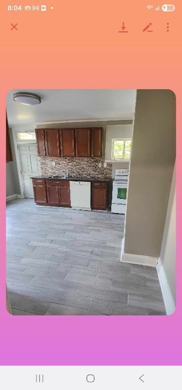 Foto del edificio - 486 Linden Ave