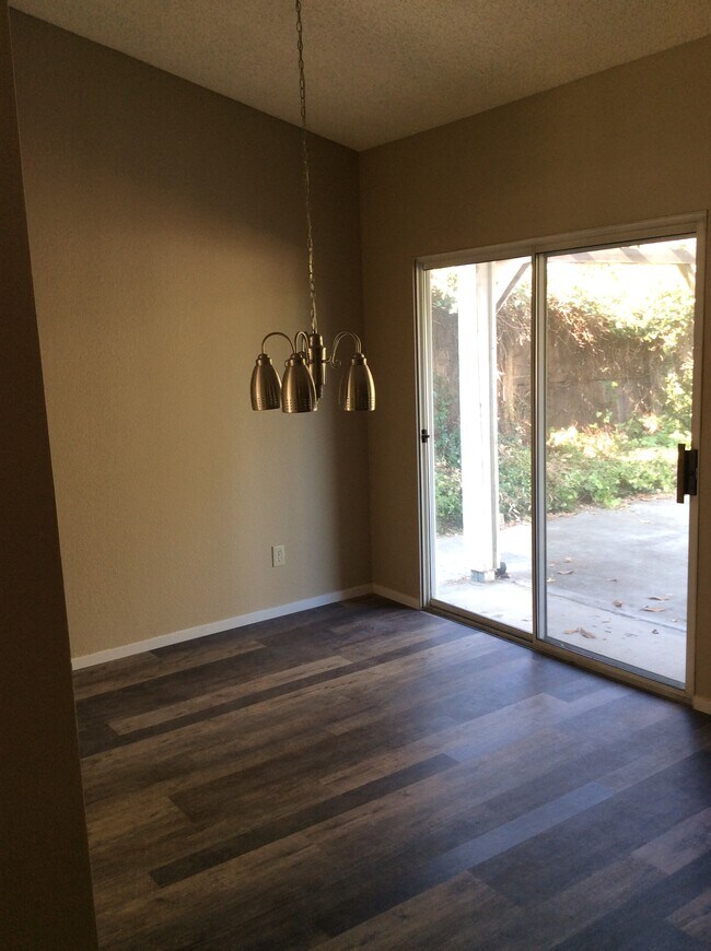 Dining - 5716 Terrace Dr