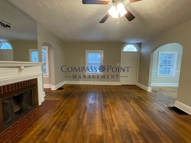 Foto del edificio - Welcome To Your New Home! FIRST MONTH'S RENT FREE!!