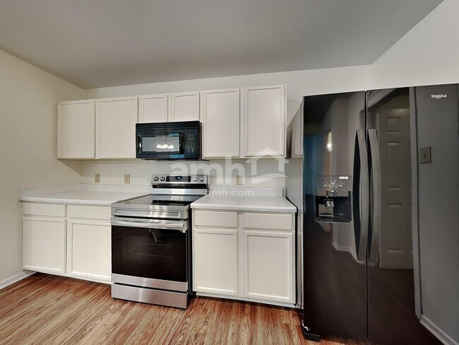 Foto del edificio - 504 Hawthorn Ridge Dr