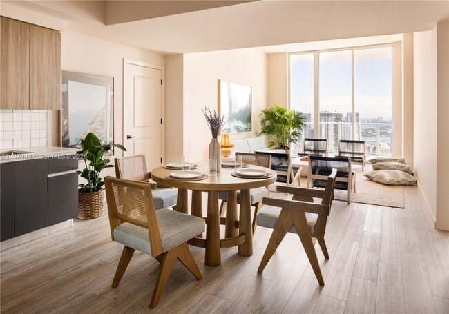 Building Photo - 275 SW 6th St