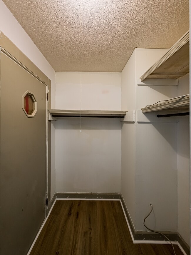 Foto del edificio - 1608 Central Ave