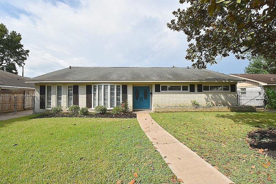 Primary Photo - 2410 Del Norte St