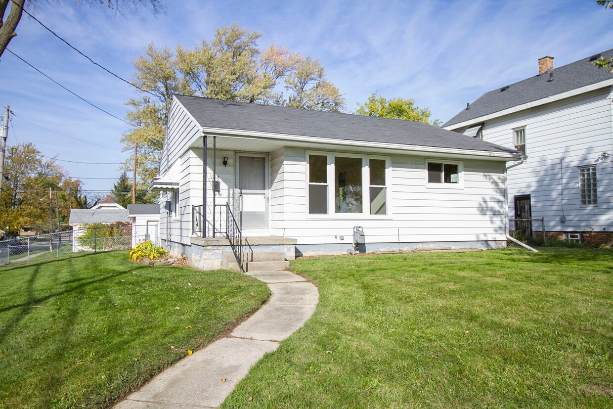 1758 Talbot St, Toledo, OH 43613 House Rental in Toledo, OH