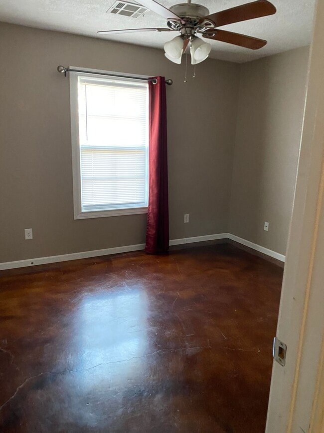 Foto del edificio - 2 Bedroom 1 Bath home for lease