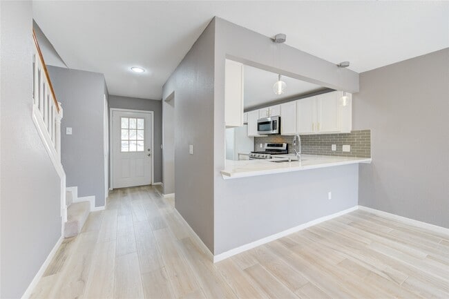 Foto del edificio - 2810 Grants Lake Blvd