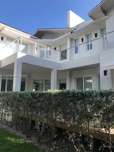 Foto del edificio - 321 Palmwood Ln