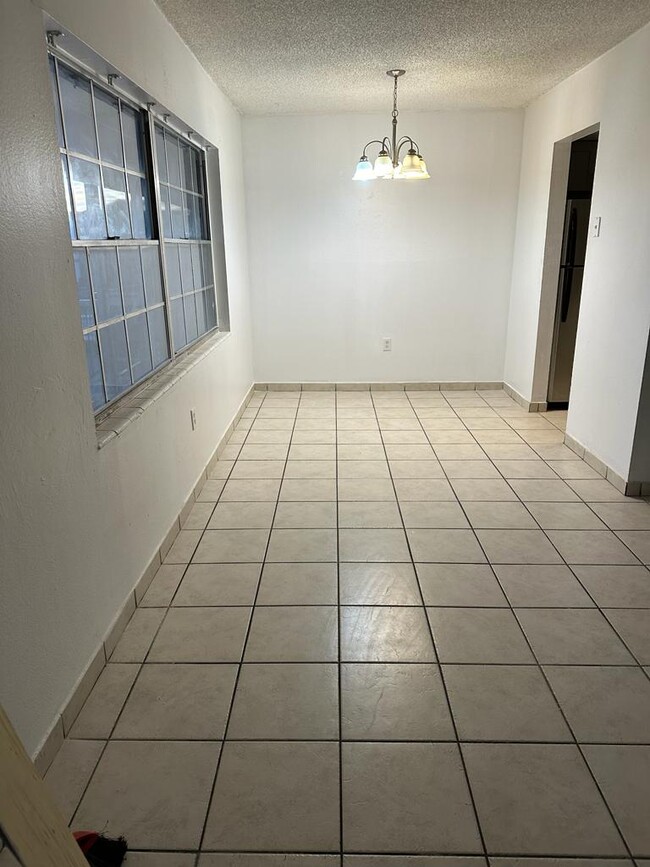 Building Photo - 1426 Holden Ave